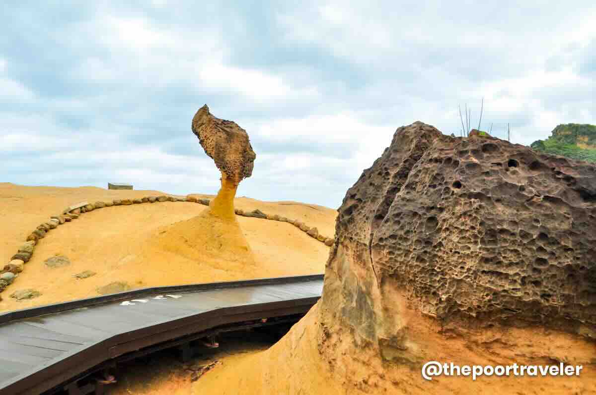Yehliu Geopark Queen's Head Rock